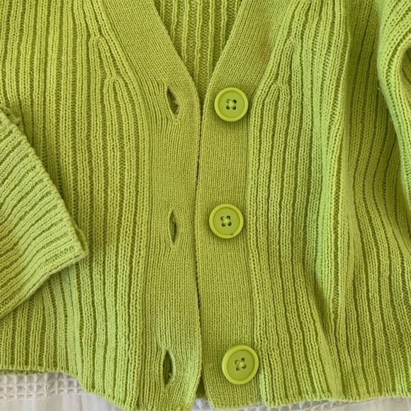 neon green cropped sweater - Picture 2 of 4